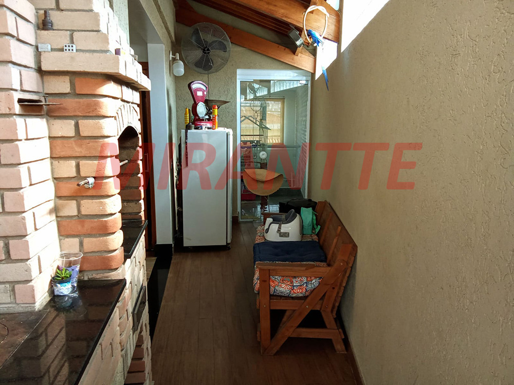 Sobrado de 225m² com 3 quartos em Jardim Peri