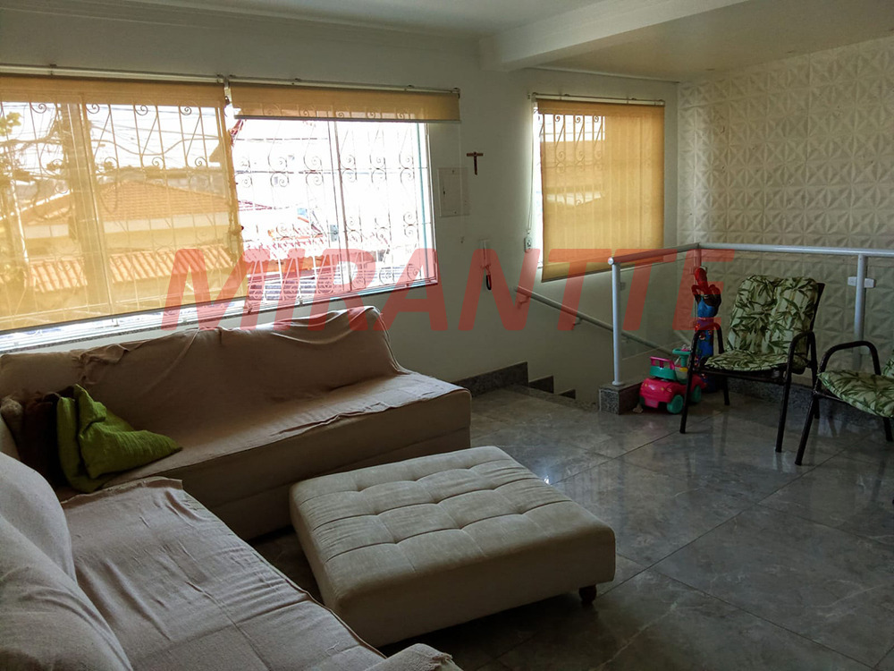 Sobrado de 225m² com 3 quartos em Jardim Peri
