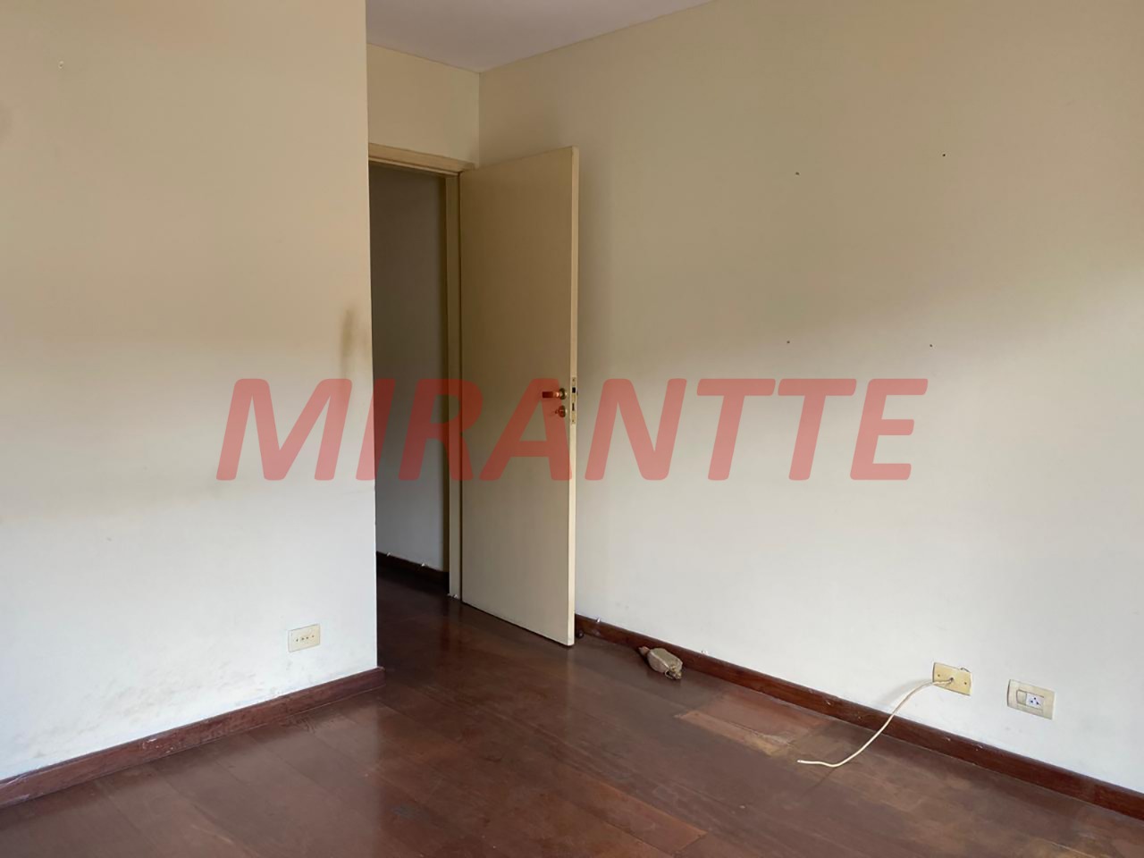 Casa terrea de 193m² com 3 quartos em Santana