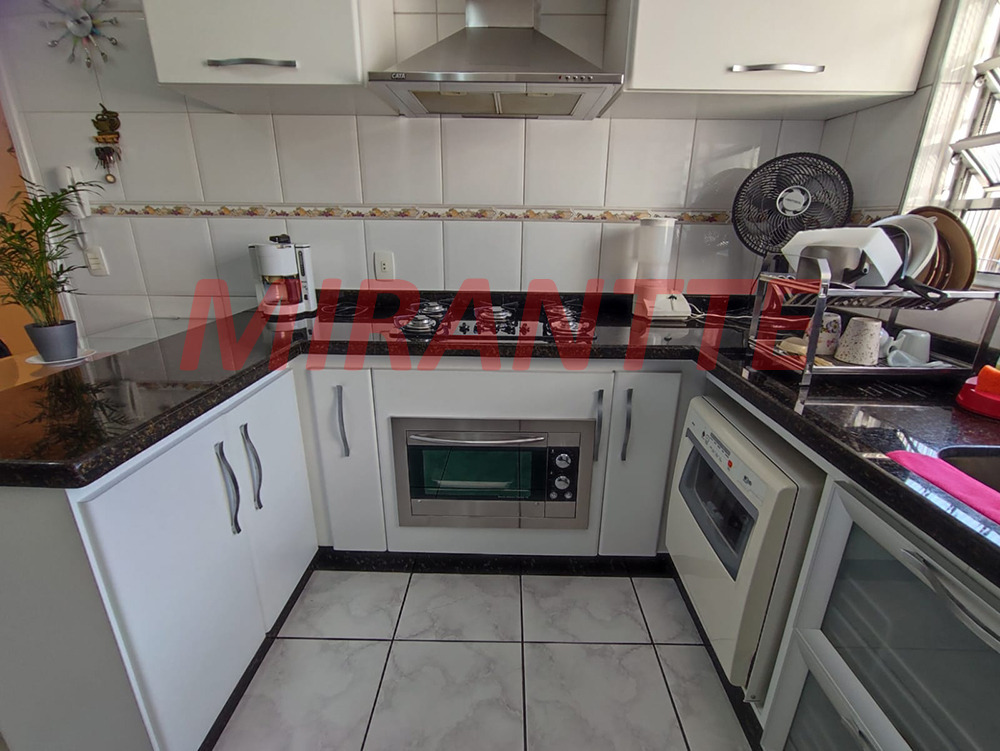 Sobrado de 196m² com 3 quartos em Vila Mazzei