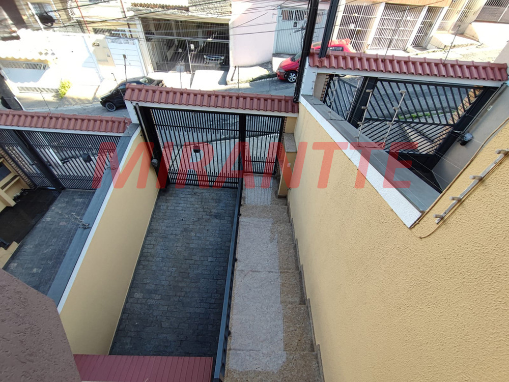 Sobrado de 196m² com 3 quartos em Vila Mazzei