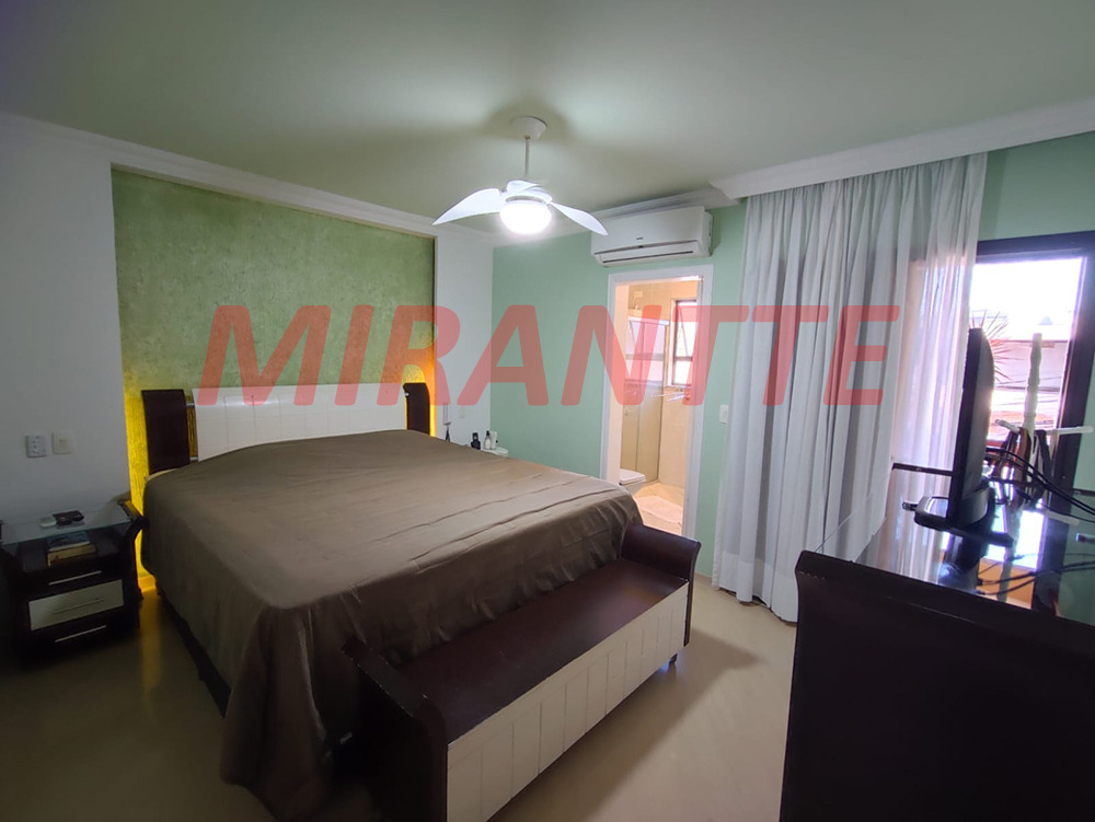 Sobrado de 196m² com 3 quartos em Vila Mazzei