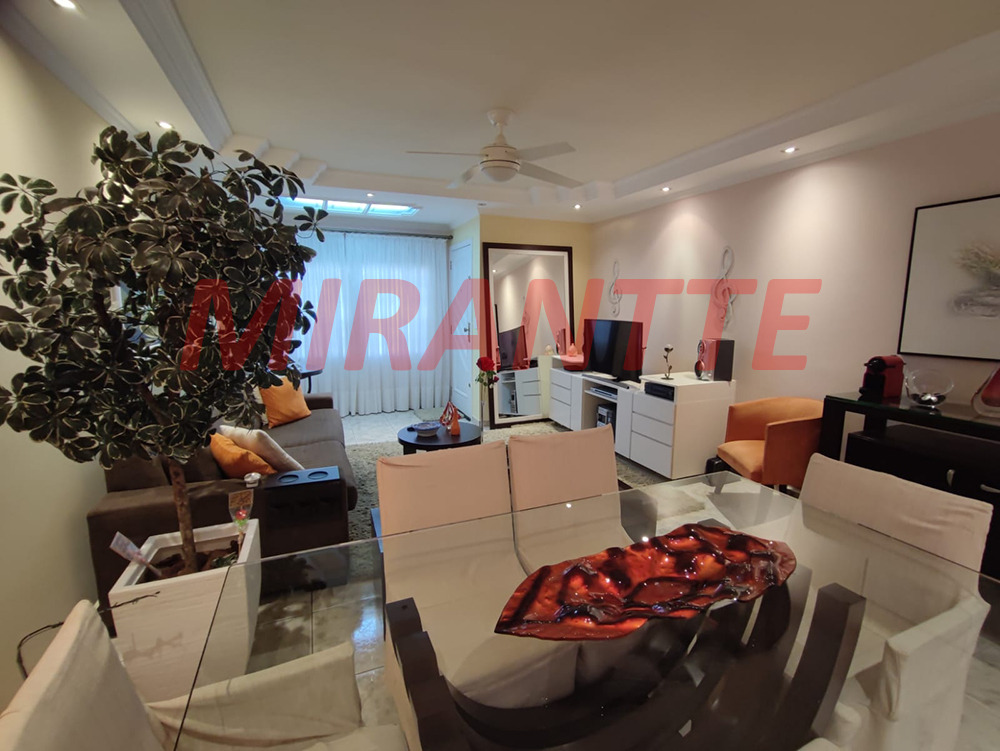 Sobrado de 196m² com 3 quartos em Vila Mazzei