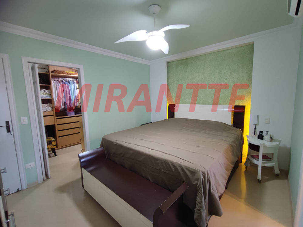 Sobrado de 196m² com 3 quartos em Vila Mazzei