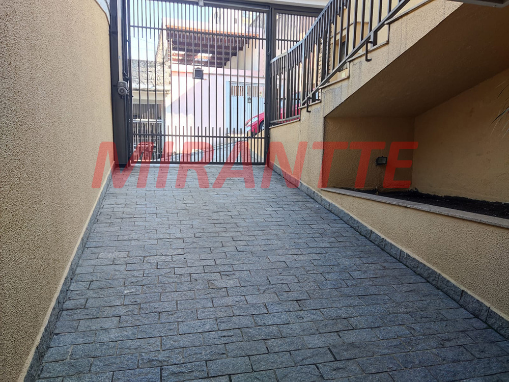 Sobrado de 196m² com 3 quartos em Vila Mazzei
