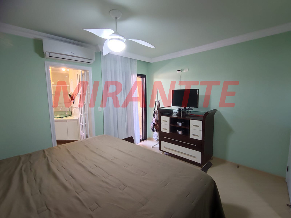 Sobrado de 196m² com 3 quartos em Vila Mazzei
