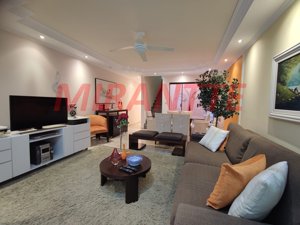 Sobrado de 196m² com 3 quartos em Vila Mazzei