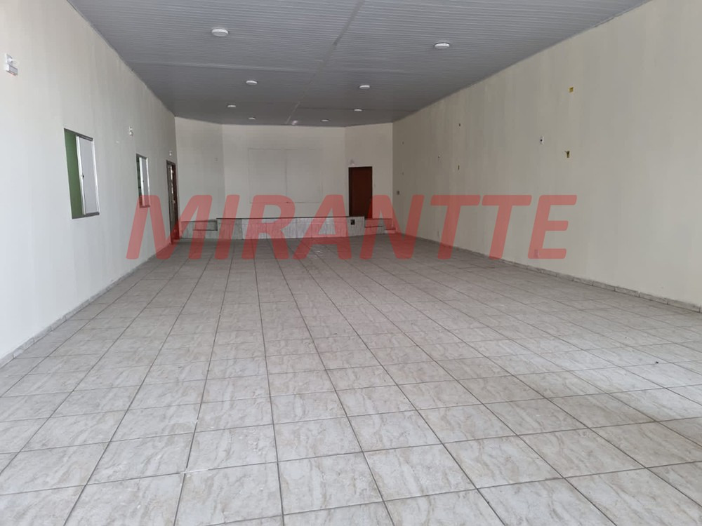 Comercial de 600m² em Luz