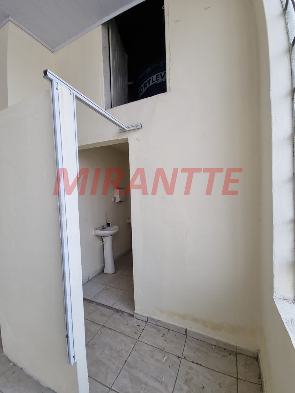 Comercial de 600m² em Luz