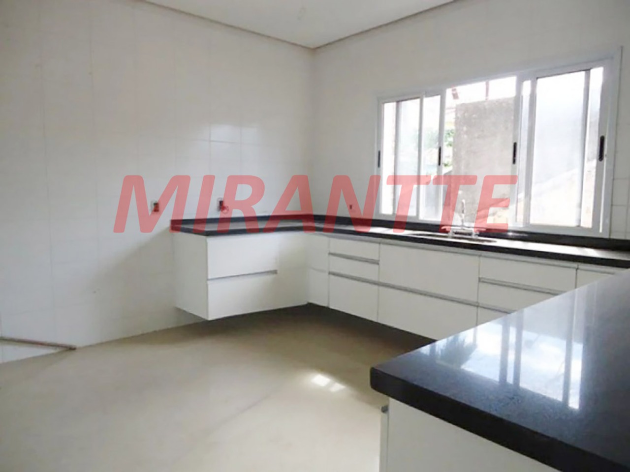Casa terrea de 150m² com 3 quartos em Tremembe