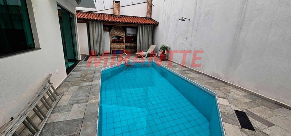Sobrado de 380m² com 4 quartos em Jardim Guapíra
