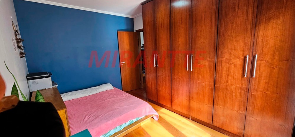 Sobrado de 380m² com 4 quartos em Jardim Guapíra