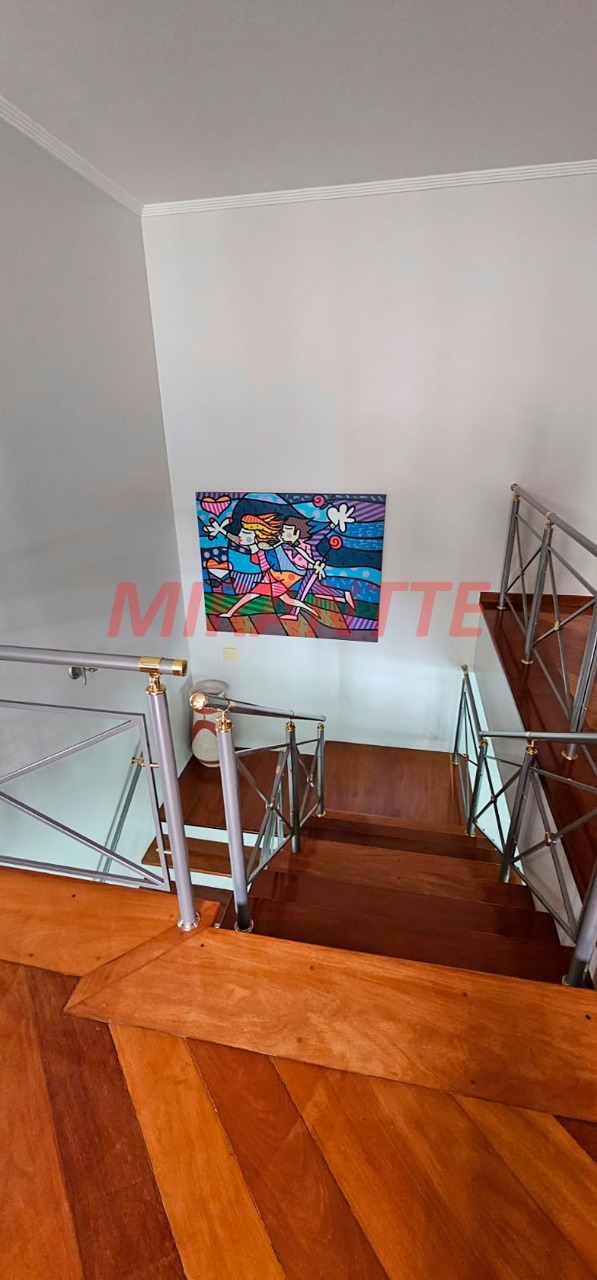 Sobrado de 380m² com 4 quartos em Jardim Guapíra