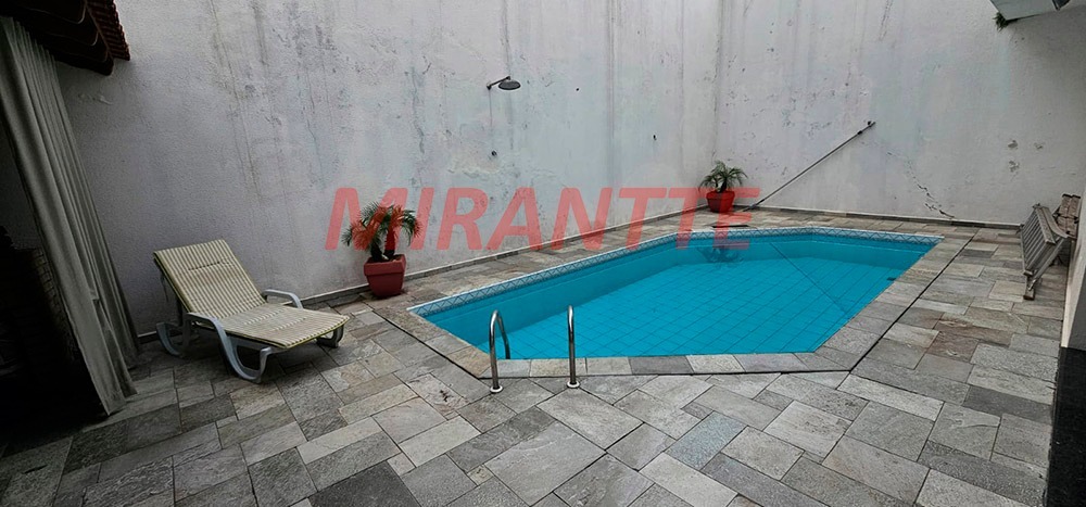 Sobrado de 380m² com 4 quartos em Jardim Guapíra