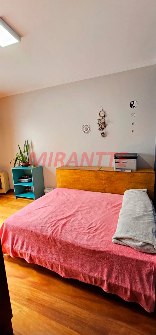 Sobrado de 380m² com 4 quartos em Jardim Guapíra