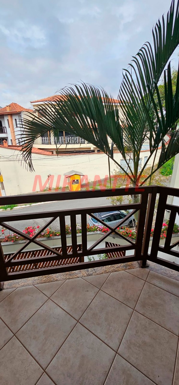 Sobrado de 380m² com 4 quartos em Jardim Guapíra