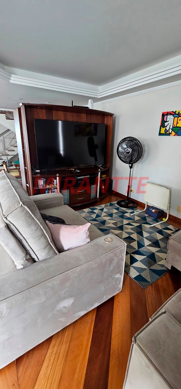 Sobrado de 380m² com 4 quartos em Jardim Guapíra