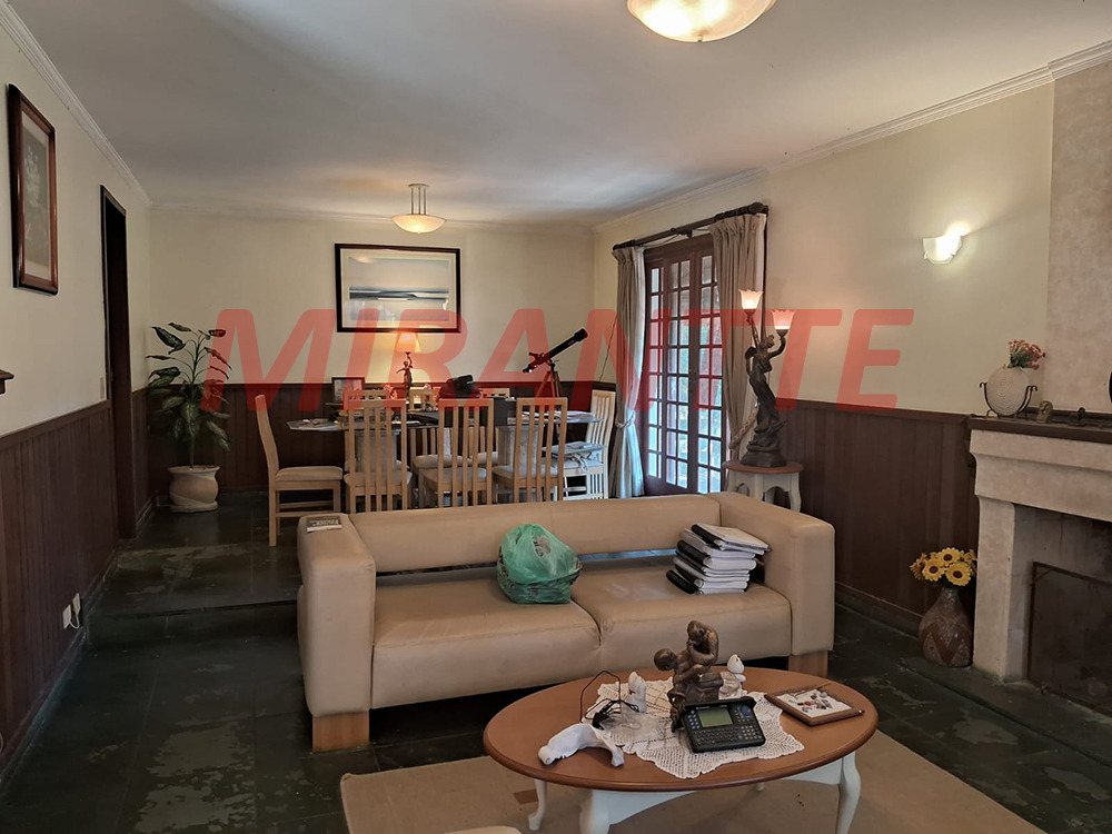 Cond. fechado de 368.27m² com 4 quartos em Jardim da Montanha