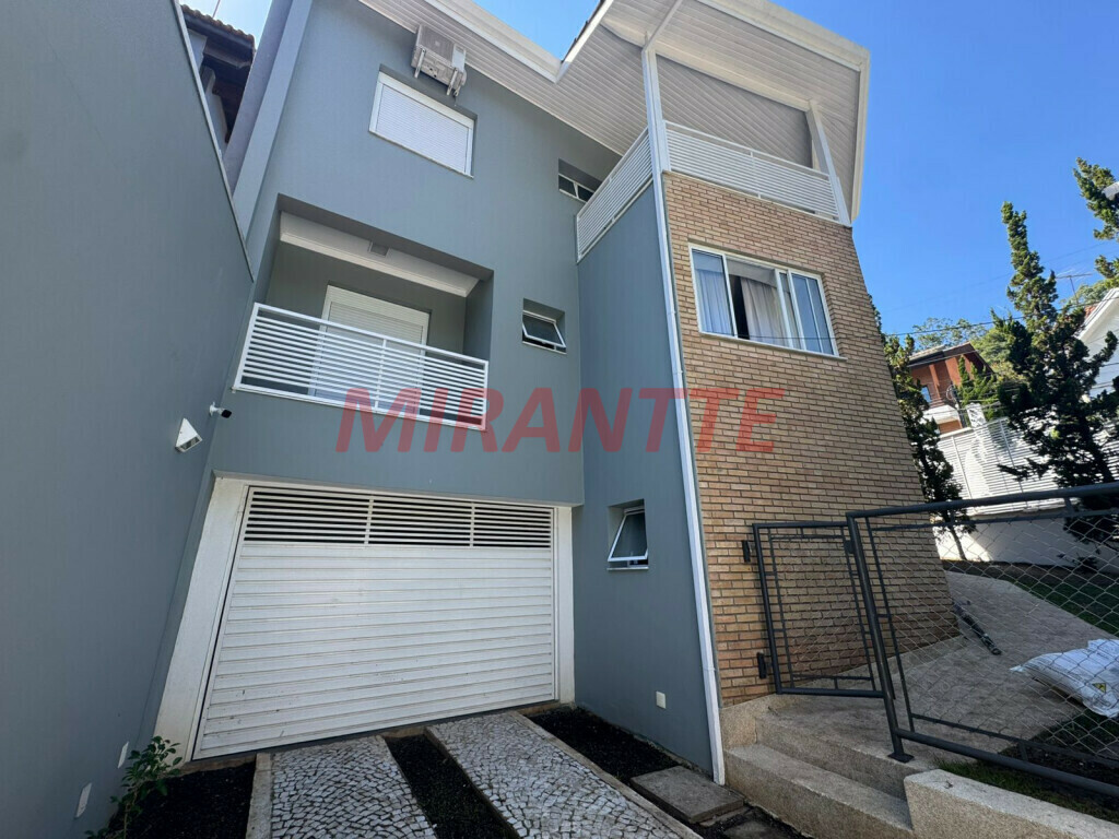 Cond. fechado de 370m² com 5 quartos em Tremembe