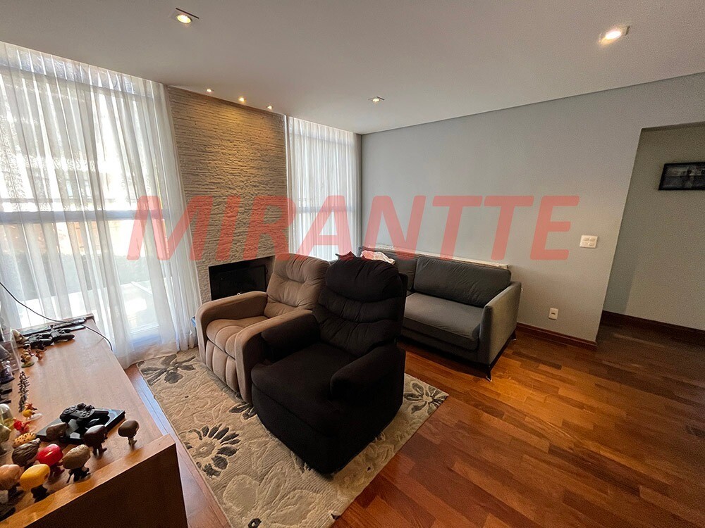 Cond. fechado de 370m² com 5 quartos em Tremembe
