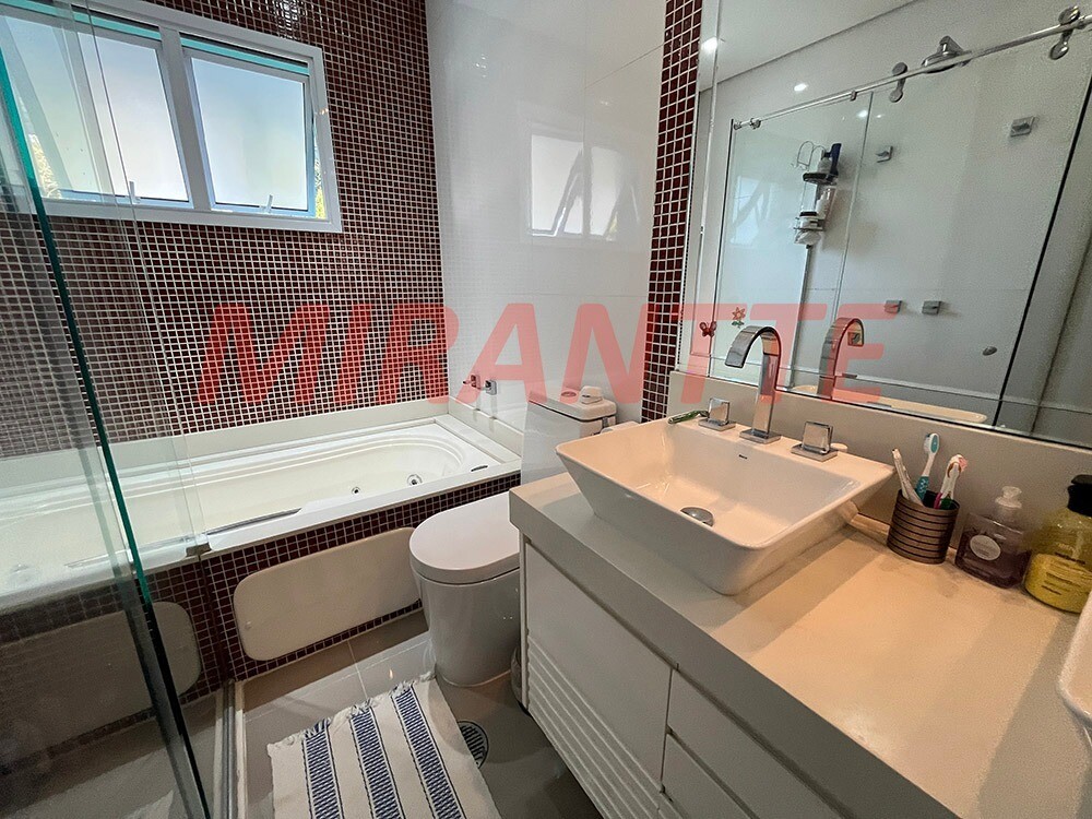 Cond. fechado de 370m² com 5 quartos em Tremembe
