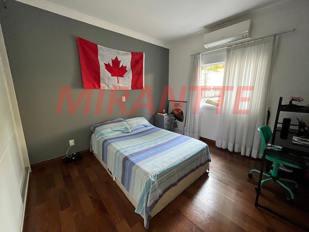 Cond. fechado de 370m² com 5 quartos em Tremembe