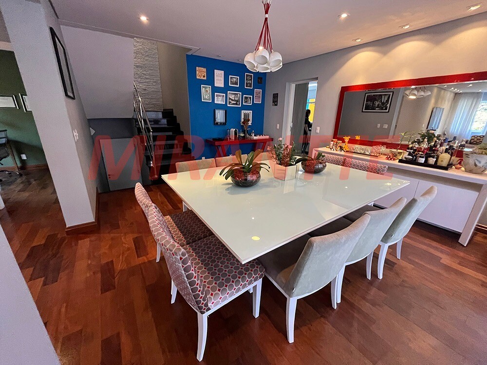 Cond. fechado de 370m² com 5 quartos em Tremembe