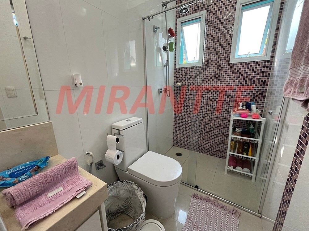 Cond. fechado de 370m² com 5 quartos em Tremembe
