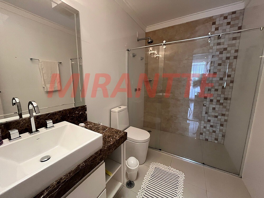 Cond. fechado de 370m² com 5 quartos em Tremembe