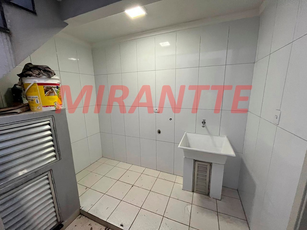 Sobrado de 100m² com 3 quartos em Água Fria