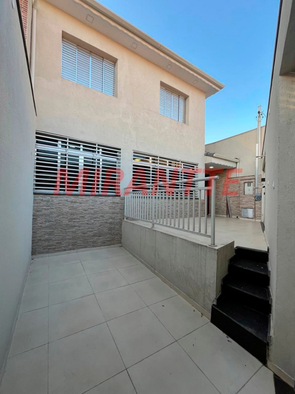 Sobrado de 100m² com 3 quartos em Água Fria