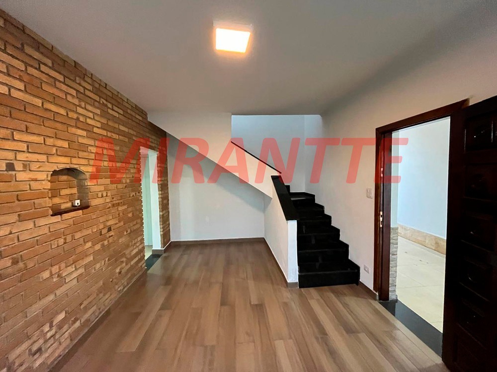 Sobrado de 100m² com 3 quartos em Água Fria