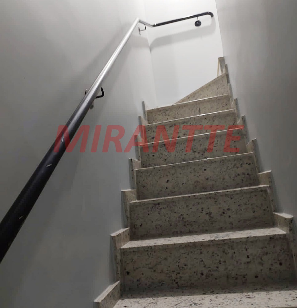 Sobrado de 54m² com 2 quartos em Vila Nivi