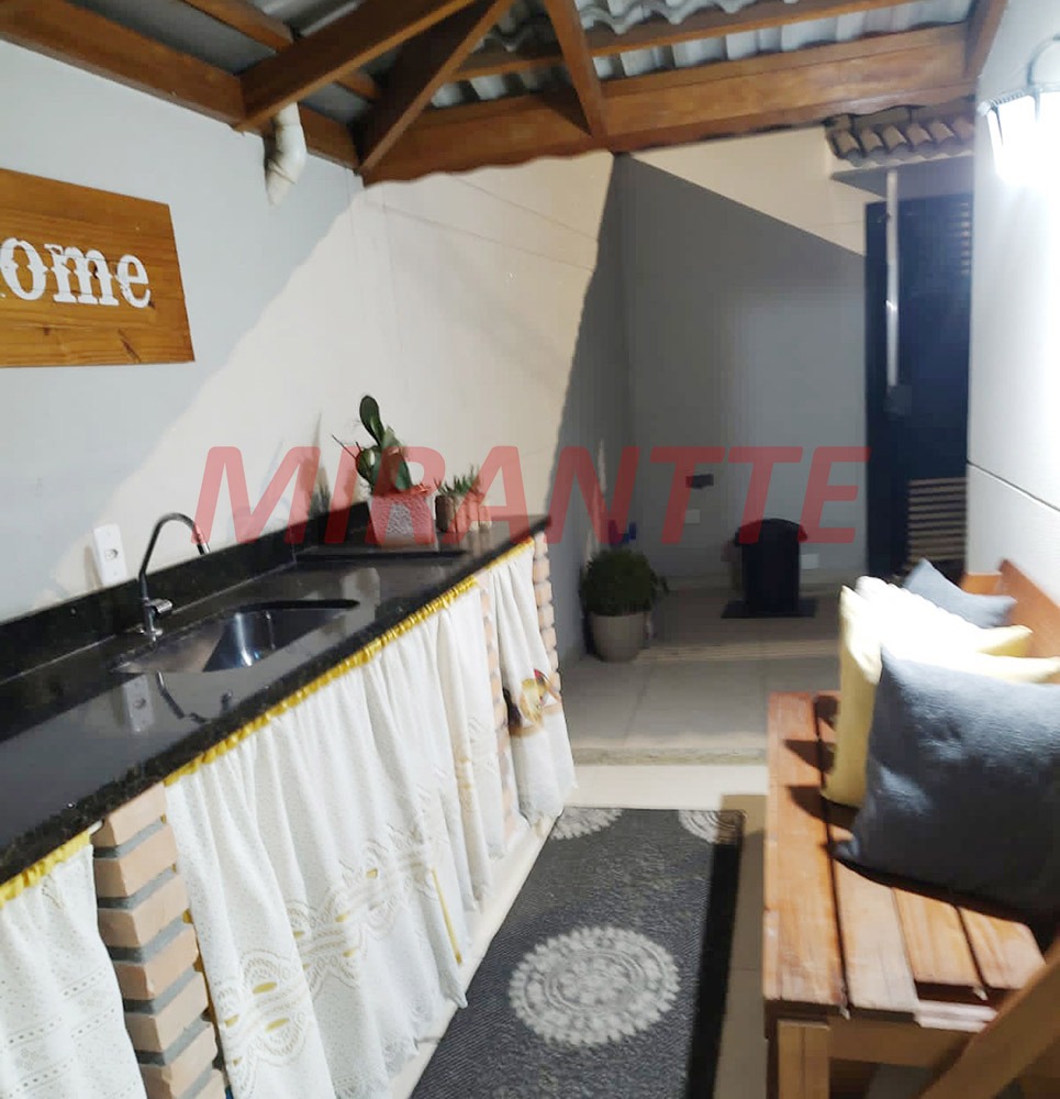 Sobrado de 54m² com 2 quartos em Vila Nivi