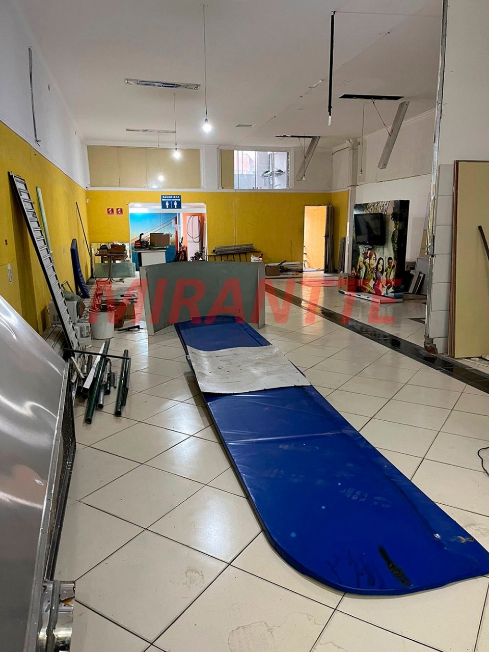 Comercial de 235m² em Vila Nova Cachoeirinha