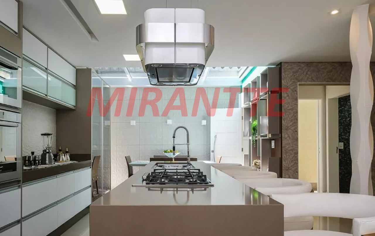 Sobrado de 160m² com 4 quartos em Conjunto Residencial Santa Terezinha