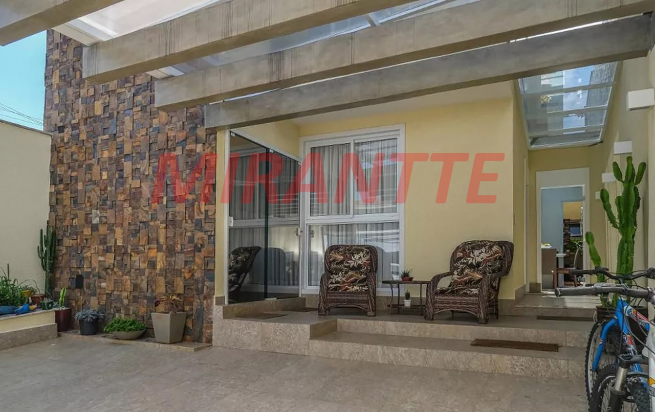 Sobrado de 160m² com 4 quartos em Conjunto Residencial Santa Terezinha