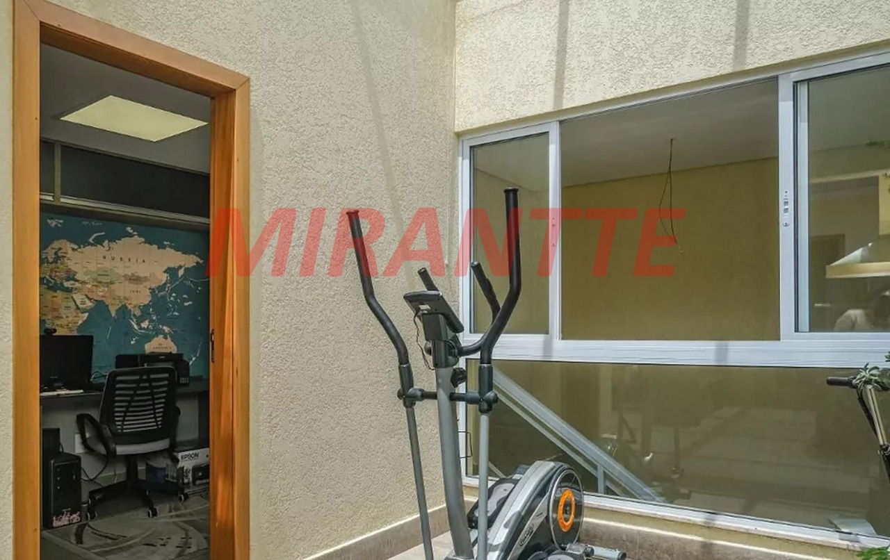 Sobrado de 160m² com 4 quartos em Conjunto Residencial Santa Terezinha