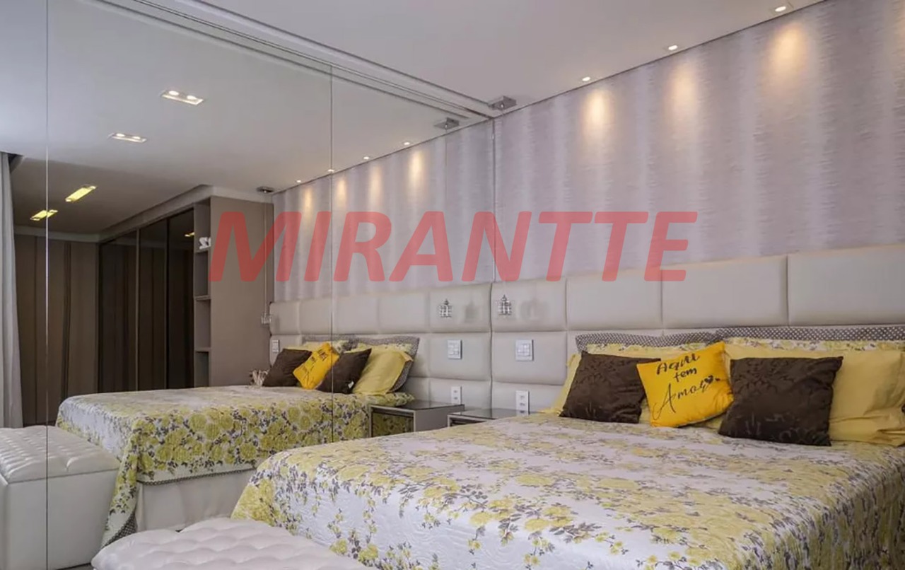 Sobrado de 160m² com 4 quartos em Conjunto Residencial Santa Terezinha