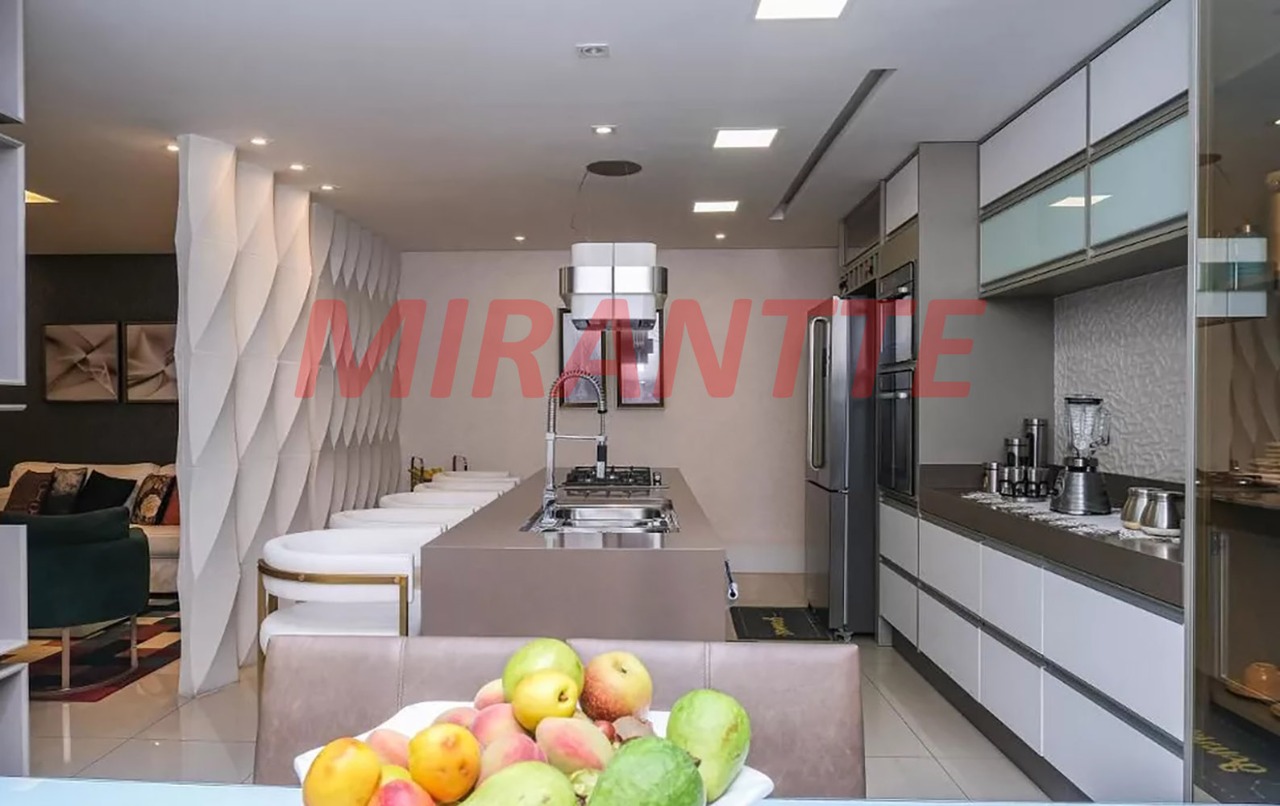 Sobrado de 160m² com 4 quartos em Conjunto Residencial Santa Terezinha