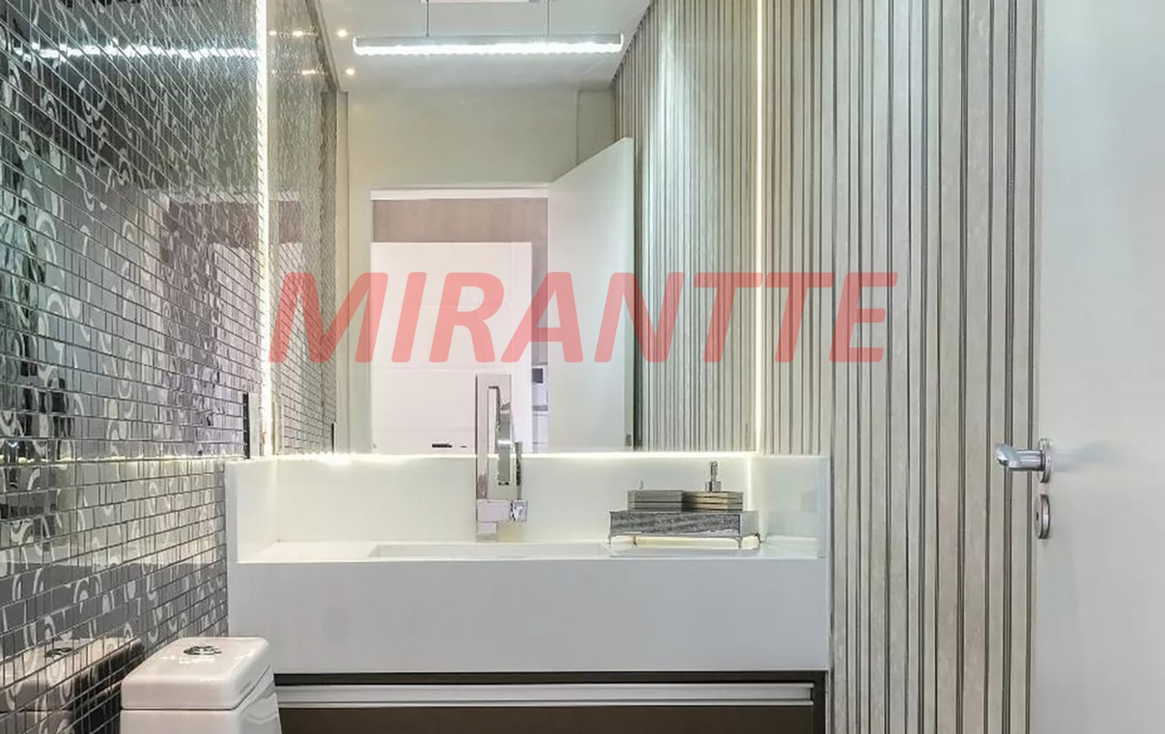 Sobrado de 160m² com 4 quartos em Conjunto Residencial Santa Terezinha