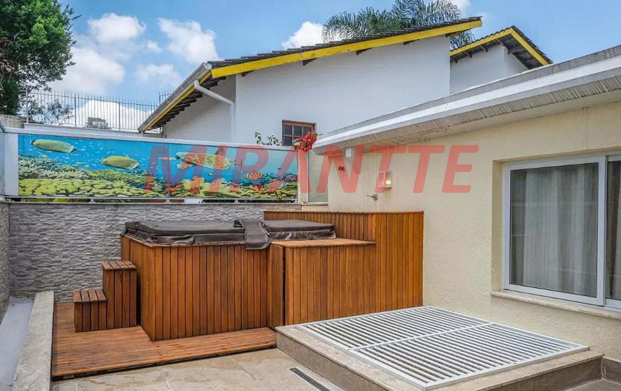 Sobrado de 160m² com 4 quartos em Conjunto Residencial Santa Terezinha
