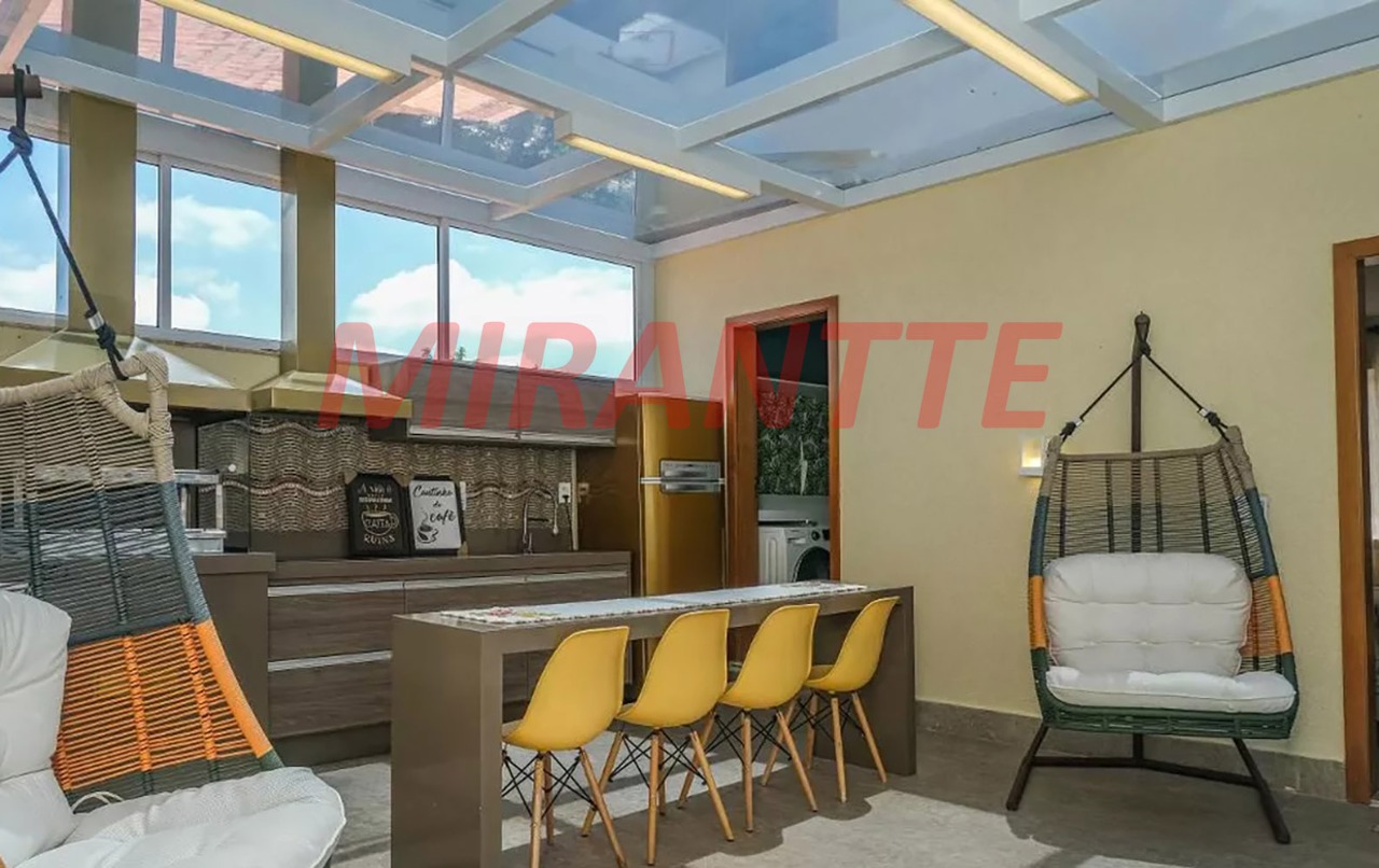Sobrado de 160m² com 4 quartos em Conjunto Residencial Santa Terezinha