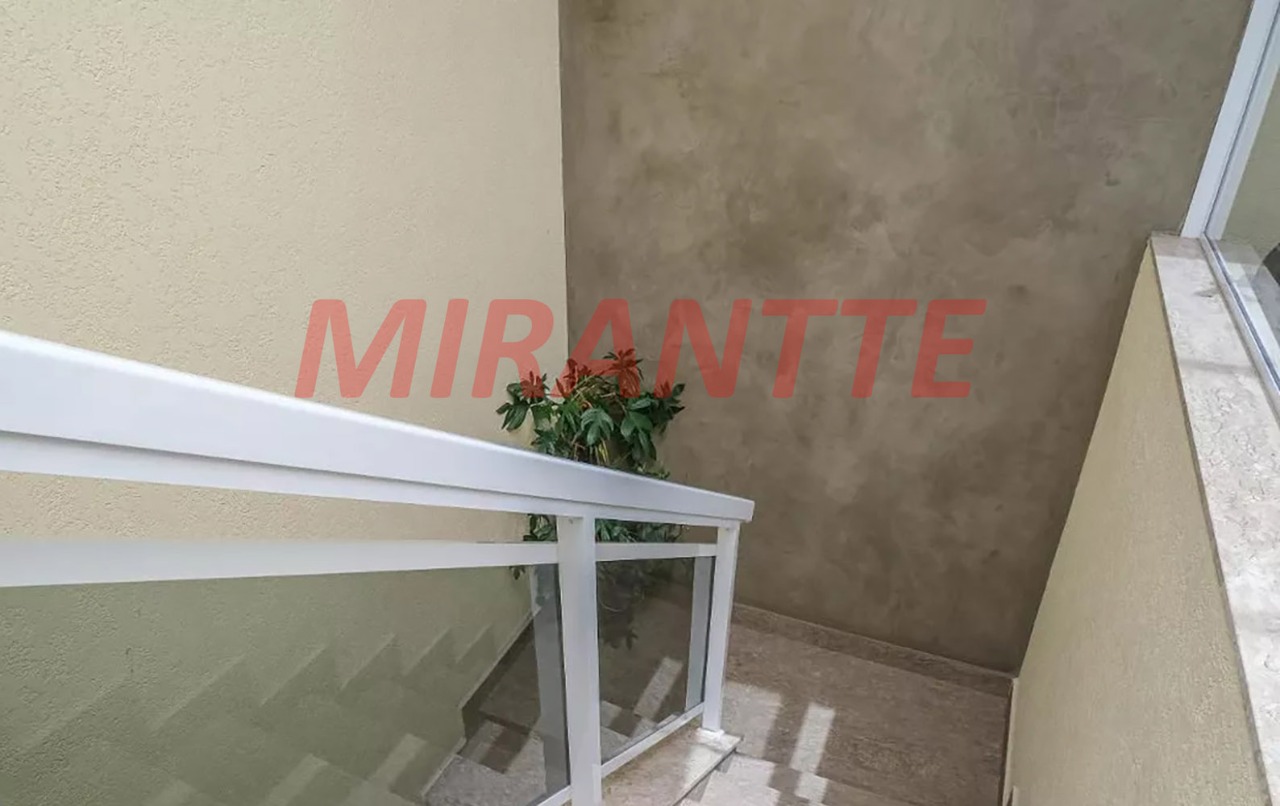 Sobrado de 160m² com 4 quartos em Conjunto Residencial Santa Terezinha