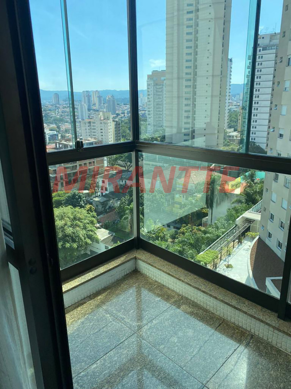 Apartamento de 220m² com 3 quartos em Santana