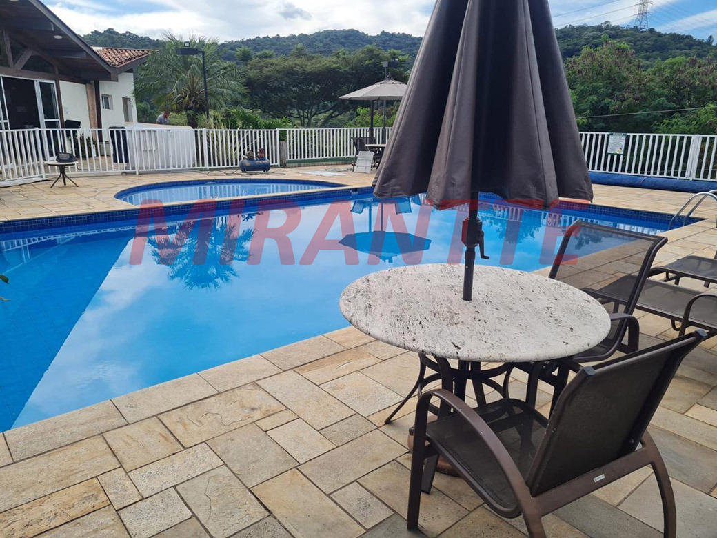 Cond. fechado de 115m² com 3 quartos em Horto Florestal