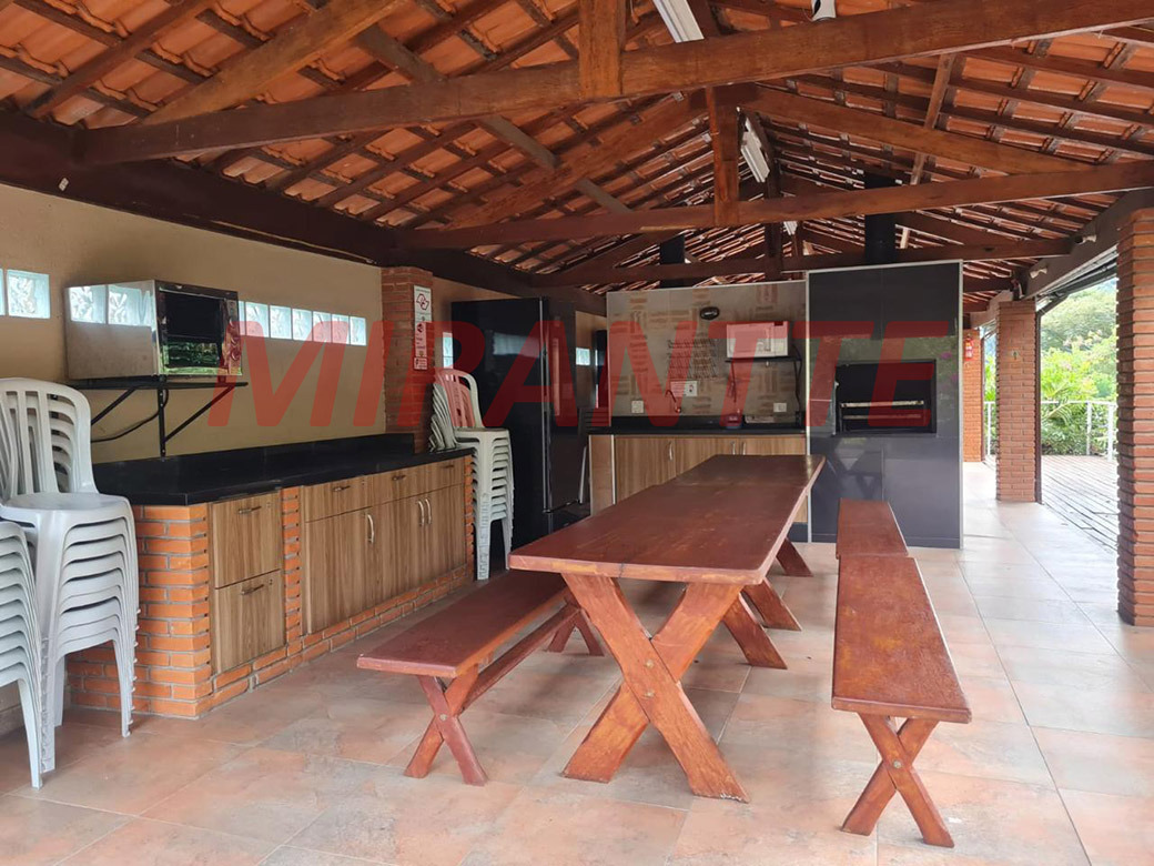 Cond. fechado de 115m² com 3 quartos em Horto Florestal