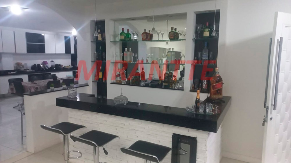 Sobrado de 300m² com 10 quartos em Vila Dionisia