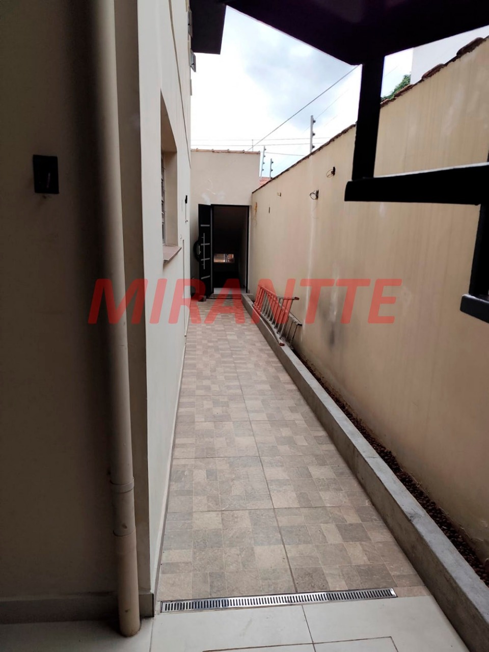 Casa terrea de 880m² com 3 quartos em Água Fria