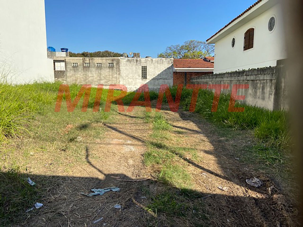 Terreno de 375m² em Vila Basileia